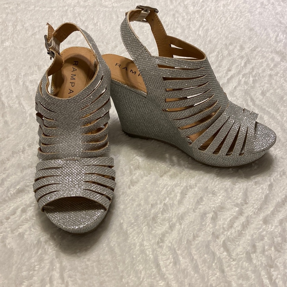 VGUC Sparkly Silver Platform Sandals